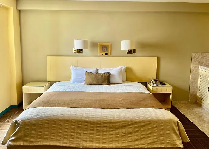 Embajadores Hotel