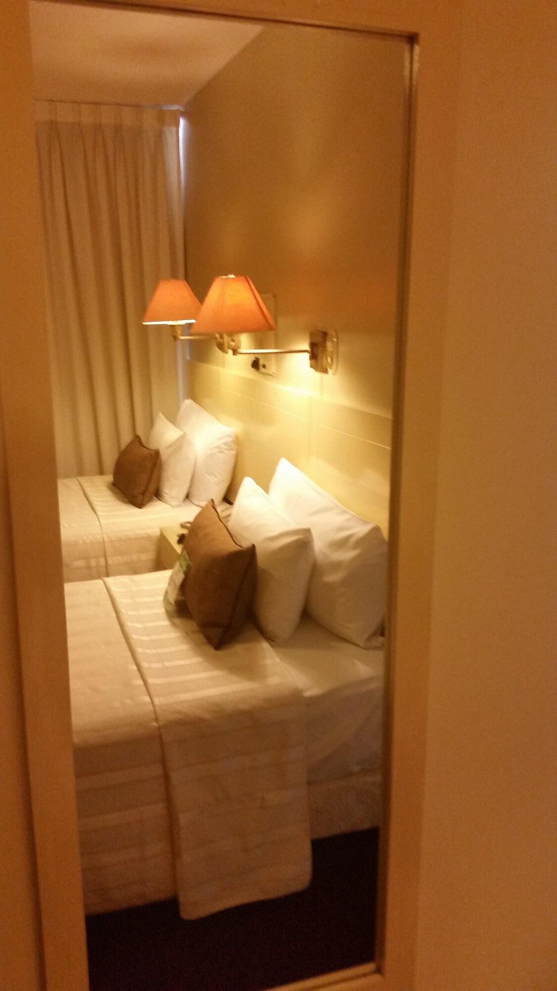 Hotel Embajadores