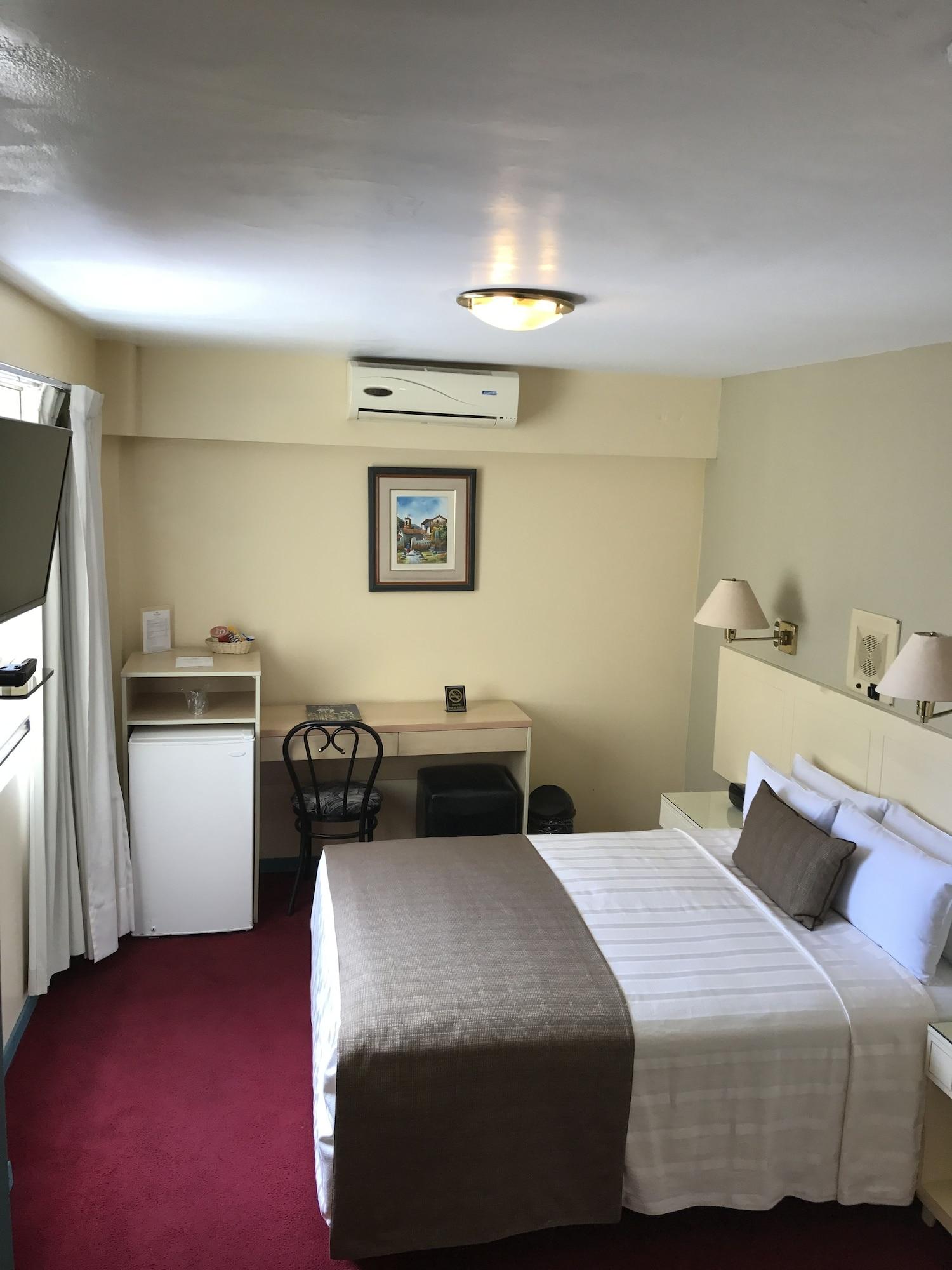 Embajadores Hotel 3*
