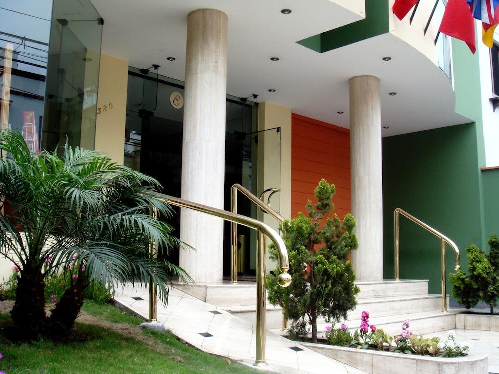 Embajadores Hotel 3*